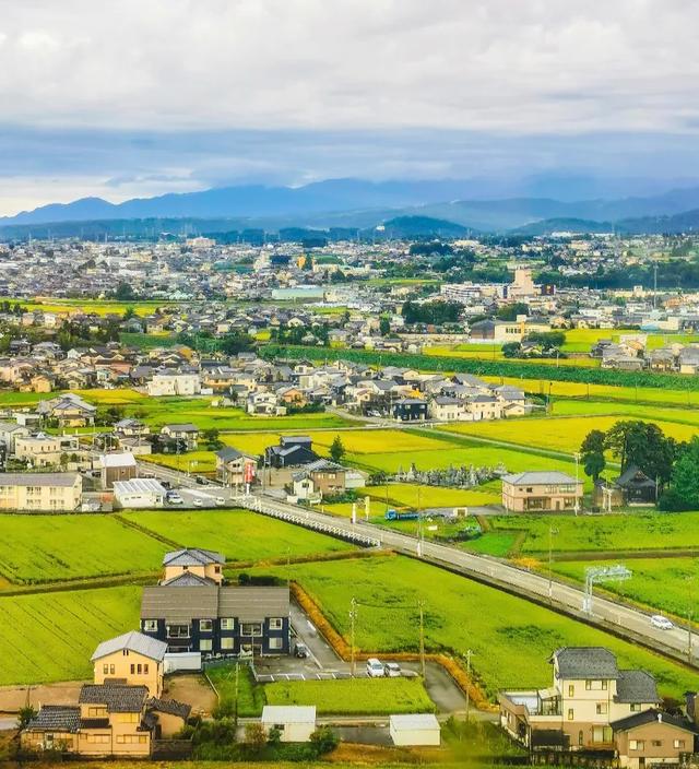 日本平均月薪多少人民币（日本人月薪多少人民币）