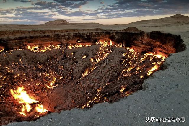 土库曼斯坦达瓦札地狱之门，年前人为点燃的大火，为何始终不灭？