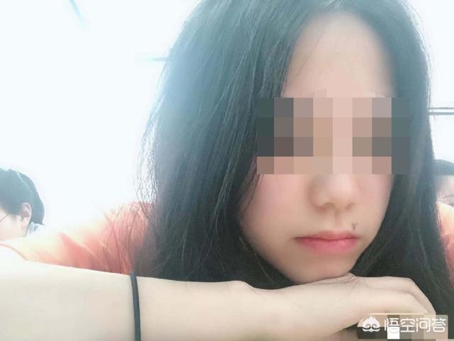 福州女大学生遭男友裸照威胁自杀离世，家属称校方曾表示无责任，有学生认为学校找过男方，是女方心理问题。你怎么看？