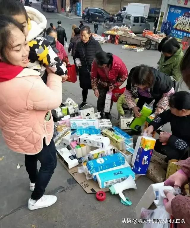 现在去摆地摊卖什么好（现在去摆地摊怎么样）