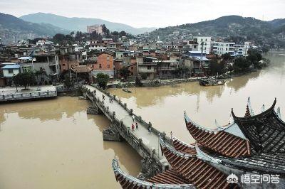 福建也是沿海地区,为什么经济不发达（福建对外贸易的特点如什么）