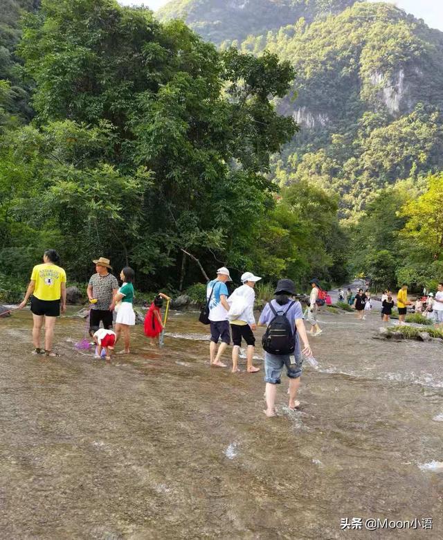 要不要带老人去旅游（老年人几岁不能去旅游）