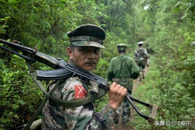 国内个民族，除了汉哈萨克朝鲜这些明显的跨界民族，还有哪些民族与外国有着千丝万缕的文化或血缘联系？